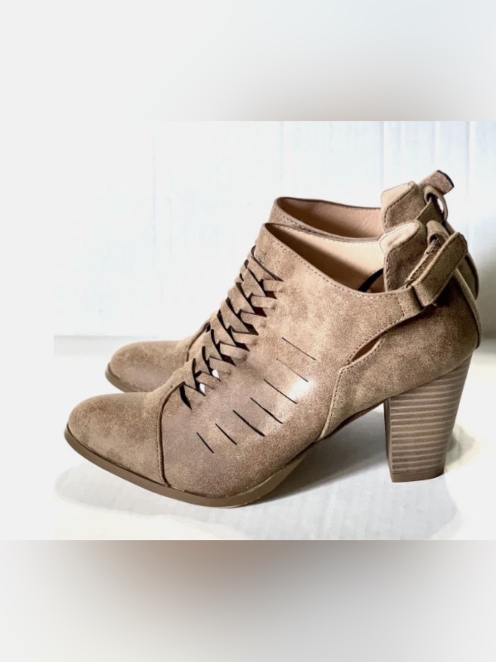 AMS Womens Addison-1 Ankle Booties Faux Leather Taupe Toe 2.5” Stacked Heel 6.5